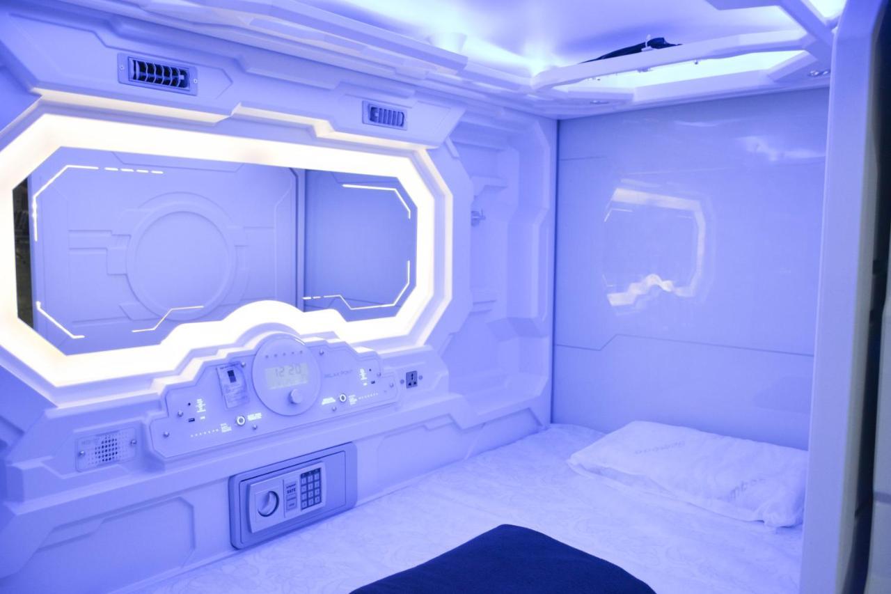 Relaxpoint Capsule Hotel Moscow Exterior photo